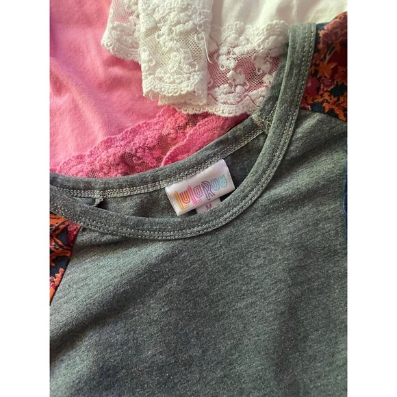 12-Piece Women’s Top Lot – Size Medium – Mixed Styles Boho, Lace, Casual, Lightw - Picture 3 of 11